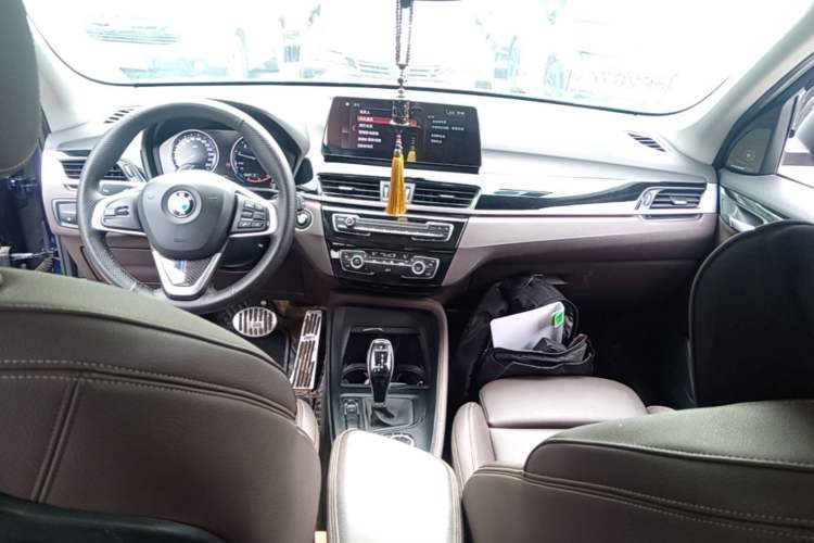 Used BMW X1 2020 sDrive25Li Leading Model Center Console