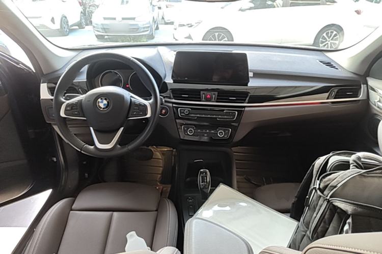 Used BMW X1 2020 sDrive25Li Leading Model Center Console