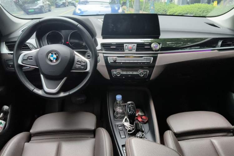 Used BMW X1 2020 sDrive25Li Leading Model Center Console