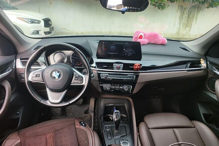 Used BMW X1 2020 sDrive25Li Leading Model Center Console
