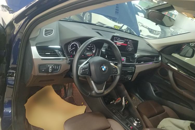 Used BMW X1 2020 sDrive25Li Leading Model Center Console