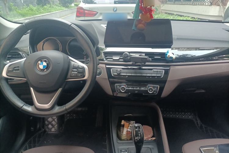 Used BMW X1 2020 sDrive25Li Leading Model Center Console