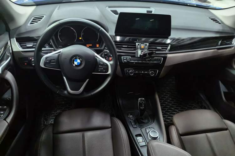 Used BMW X1 2020 sDrive25Li Leading Model Center Console
