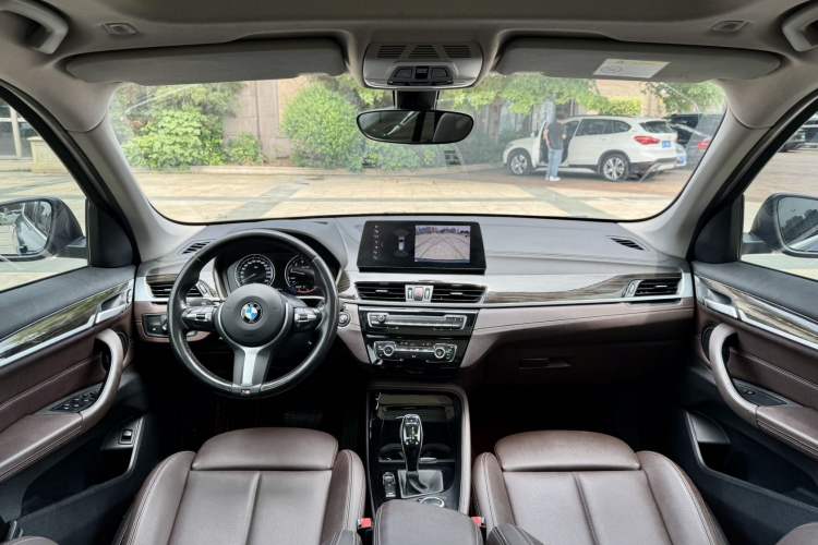 Used BMW X1 2020 xDrive25Li Luxury Edition Center Console