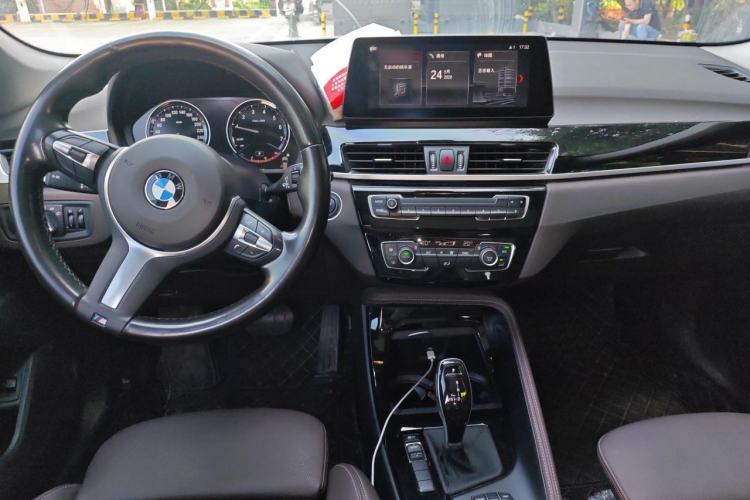 Used BMW X1 2020 sDrive20Li Premium Edition Center Console