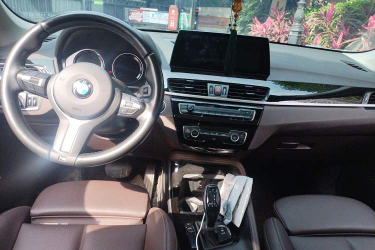 Used BMW X1 2020 sDrive20Li Premium Edition Center Console