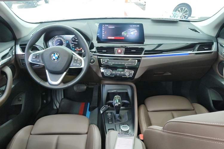 Used BMW X1 2020 sDrive25Li Leading Model Center Console