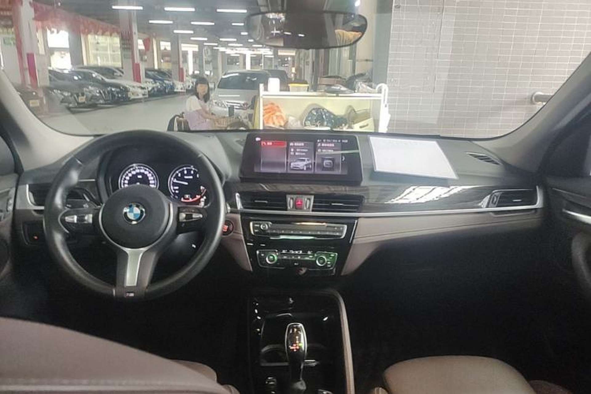 Used BMW X1 2020 xDrive25Li Luxury Edition Center Console