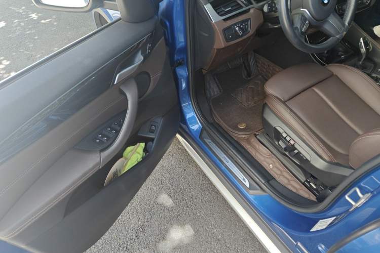 Used BMW X1 2020 sDrive20Li Premium Edition Driver Seat