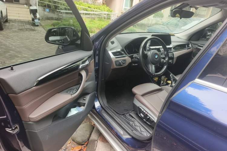 Used BMW X1 2020 sDrive20Li Premium Edition Driver Seat