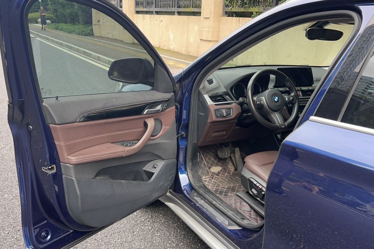 Used BMW X1 2020 sDrive20Li Premium Edition Driver Seat