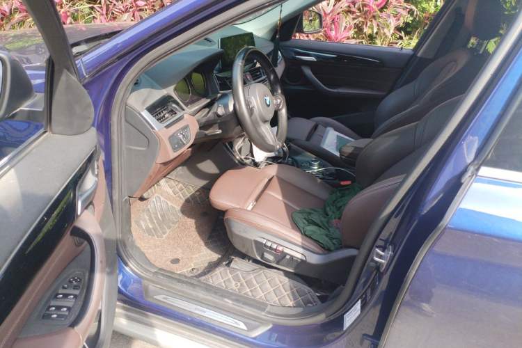 Used BMW X1 2020 sDrive20Li Premium Edition Driver Seat
