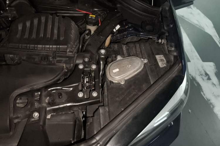 Used BMW X1 2020 sDrive25Li Leading Model Engine Bay Left