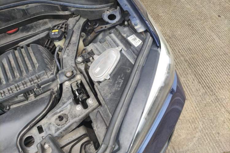 Used BMW X1 2020 sDrive25Li Leading Model Engine Bay Left