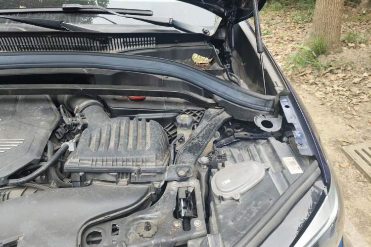 Used BMW X1 2020 xDrive25Li Luxury Edition Engine Bay Left