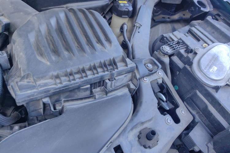 Used BMW X1 2020 sDrive25Li Leading Model Engine Bay Left