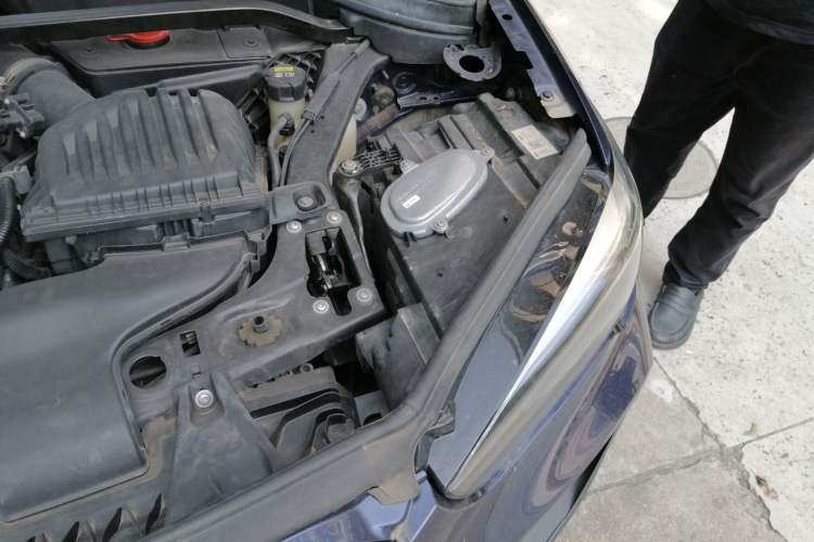 Used BMW X1 2020 sDrive20Li Fashion Model Engine Bay Left