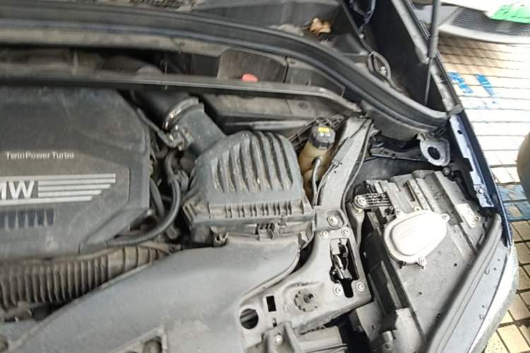 Used BMW X1 2020 xDrive25Li Luxury Edition Engine Bay Left