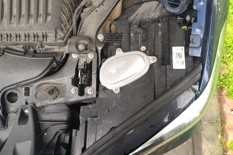 Used BMW X1 2020 xDrive25Li Luxury Edition Engine Bay Left