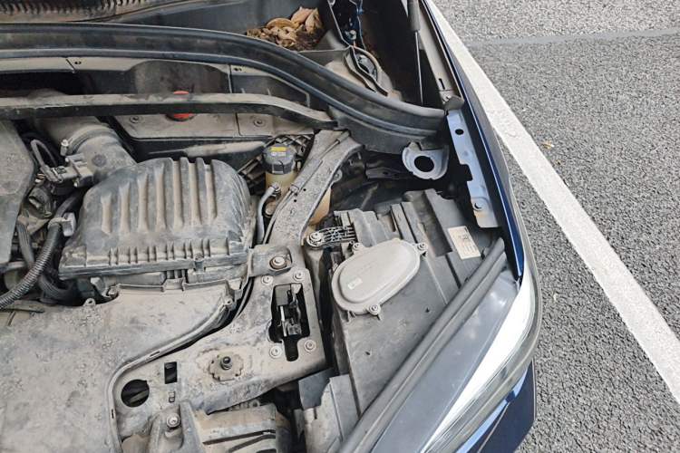 Used BMW X1 2020 sDrive25Li Leading Model Engine Bay Left