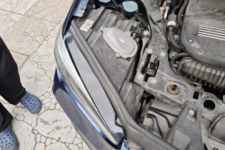 Used BMW X1 2020 sDrive25Li Leading Model Engine Bay Right