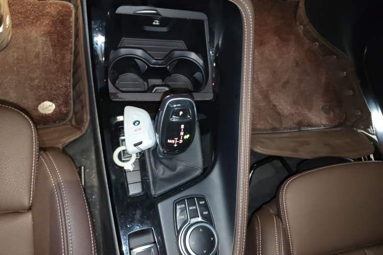 Used BMW X1 2020 sDrive20Li Premium Edition Gear Lever