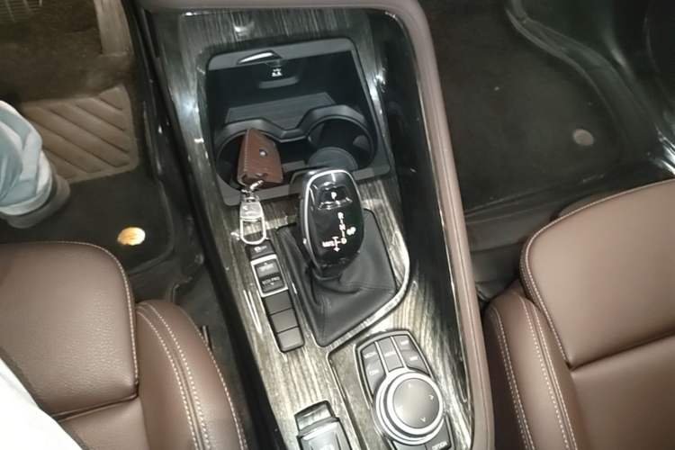 Used BMW X1 2020 sDrive25Li Leading Model Gear Lever