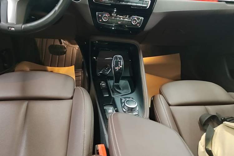Used BMW X1 2020 sDrive20Li Premium Edition Gear Lever