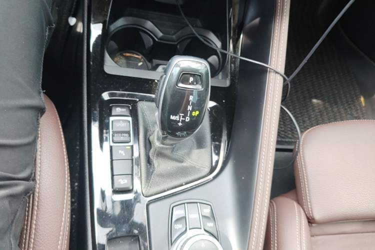 Used BMW X1 2020 xDrive25Li Luxury Edition Gear Lever