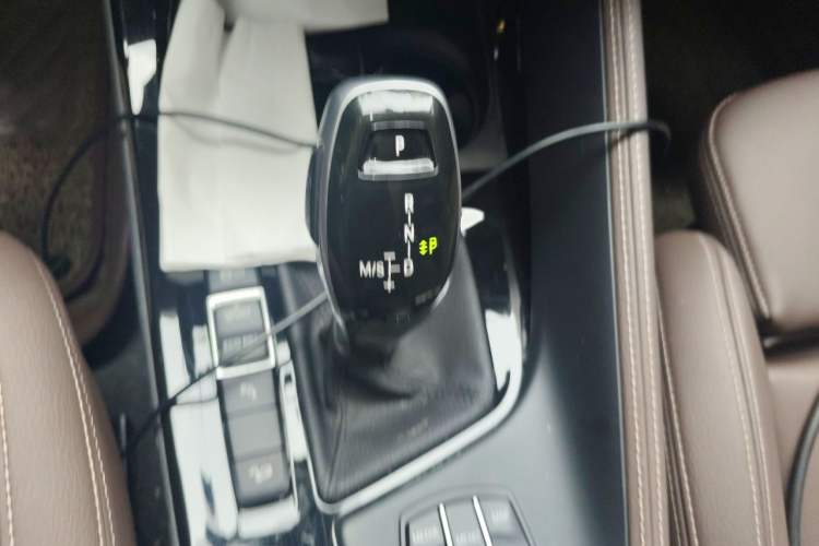 Used BMW X1 2020 xDrive25Li Luxury Edition Gear Lever