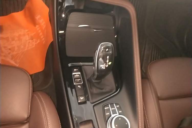 Used BMW X1 2020 xDrive25Li Luxury Edition Gear Lever