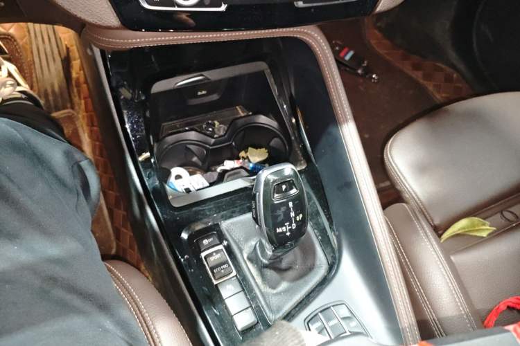 Used BMW X1 2020 xDrive25Li Luxury Edition Gear Lever