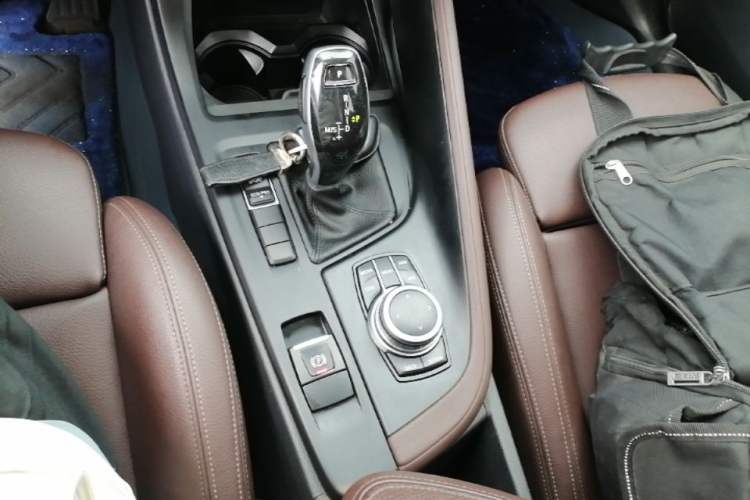 Used BMW X1 2020 sDrive25Li Leading Model Gear Lever
