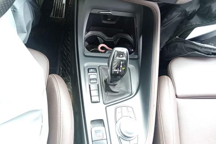Used BMW X1 2020 sDrive25Li Leading Model Gear Lever