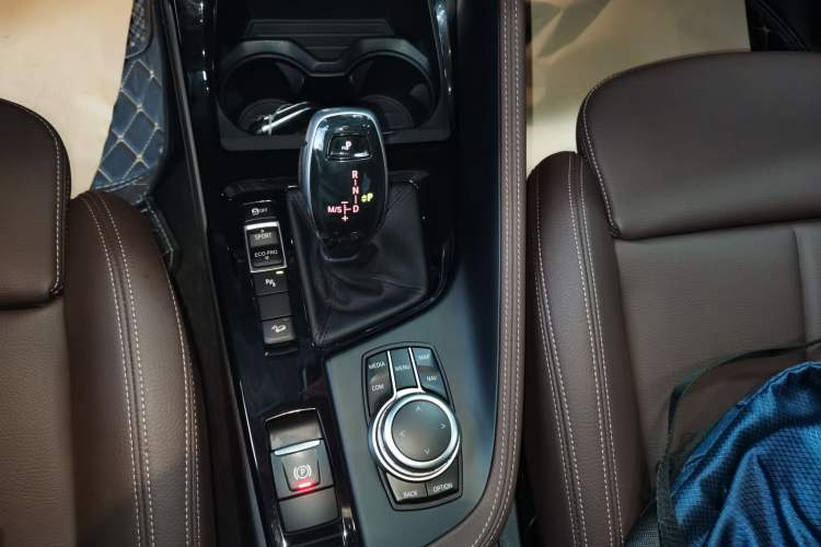 Used BMW X1 2020 xDrive25Li Luxury Edition Gear Lever