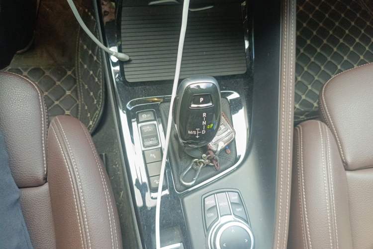 Used BMW X1 2020 xDrive25Li Luxury Edition Gear Lever