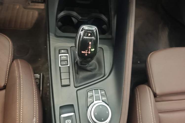 Used BMW X1 2020 sDrive25Li Leading Model Gear Lever