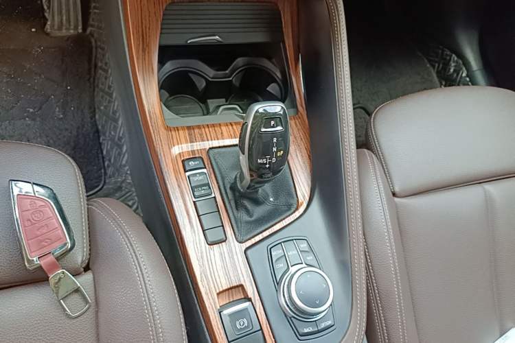 Used BMW X1 2020 sDrive20Li Premium Edition Gear Lever