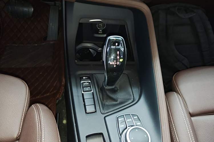 Used BMW X1 2020 sDrive25Li Leading Model Gear Lever