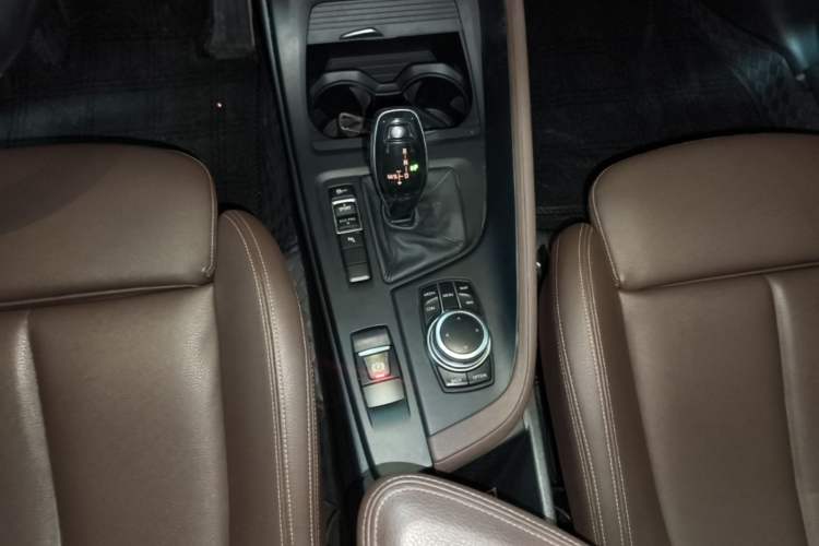 Used BMW X1 2020 sDrive25Li Leading Model Gear Lever