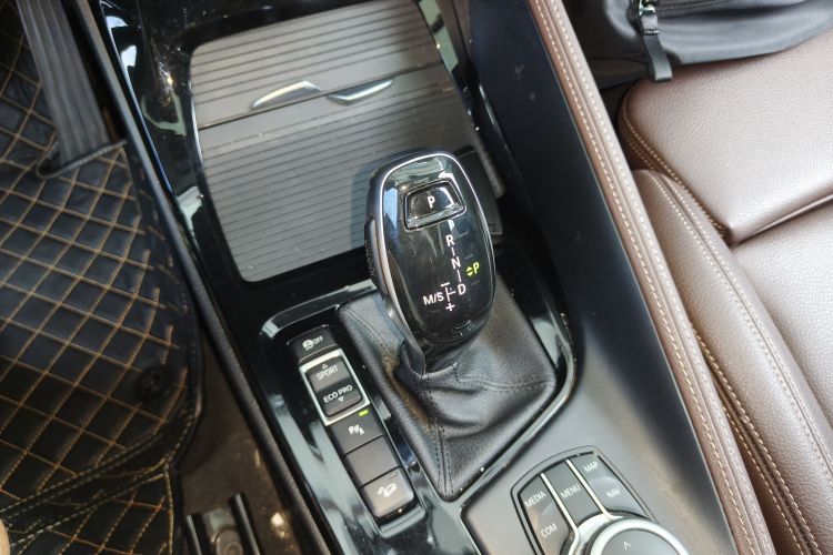 Used BMW X1 2020 xDrive25Li Luxury Edition Gear Lever