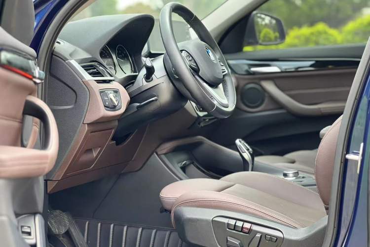 Used BMW X1 2020 sDrive25Li Leading Model Interior 3