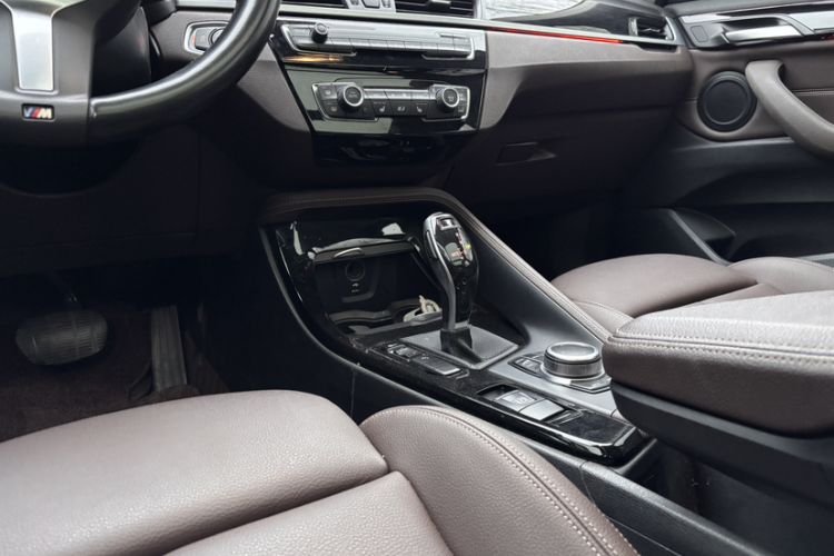 Used BMW X1 2020 sDrive20Li Premium Edition Interior 4