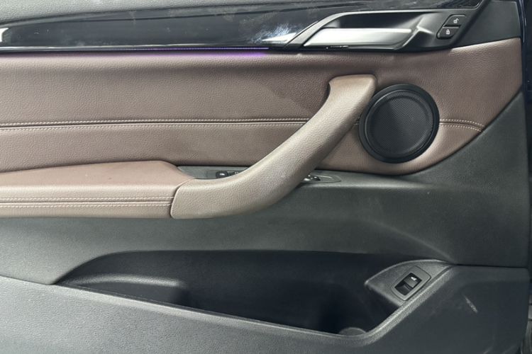 Used BMW X1 2020 sDrive25Li Leading Model Interior 4