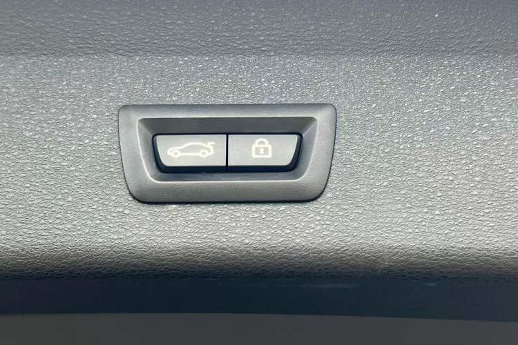 Used BMW X1 2020 sDrive25Li Leading Model Interior 9