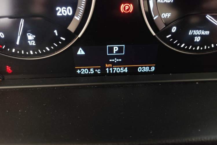 Used BMW X1 2020 sDrive20Li Fashion Model Odometer Close Up