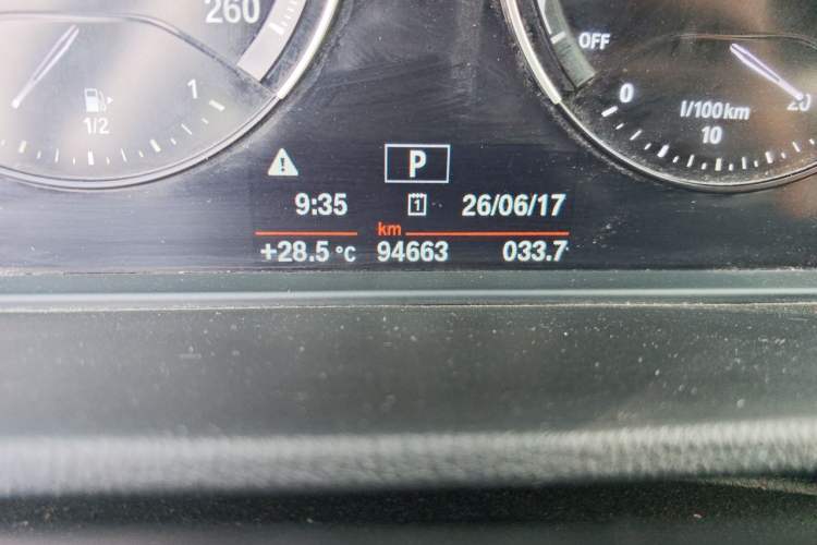 Used BMW X1 2020 sDrive20Li Fashion Model Odometer Close Up