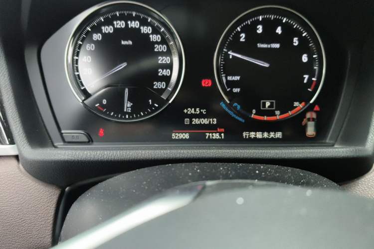 Used BMW X1 2020 sDrive25Li Leading Model Odometer Close Up