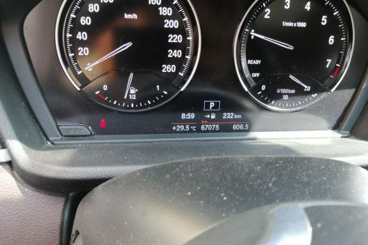Used BMW X1 2020 sDrive20Li Fashion Model Odometer Close Up
