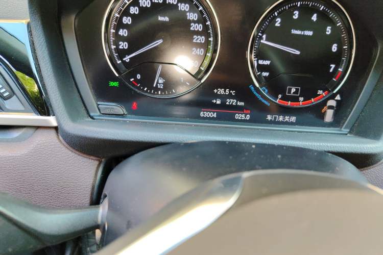 Used BMW X1 2020 sDrive25Li Leading Model Odometer Close Up